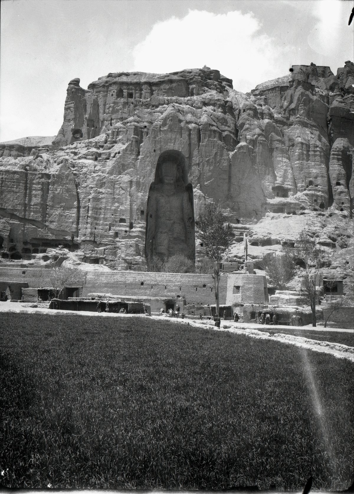 The taller Buddha of Bamiyan, circa 1933